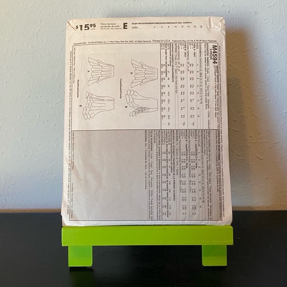 NEW! McCall’s M4594 Fashionable And Fun Skirts - Picture 2 of 2